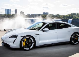 Elnon Musk sa vysmieva z označenia nového elektrického modelu Porsche